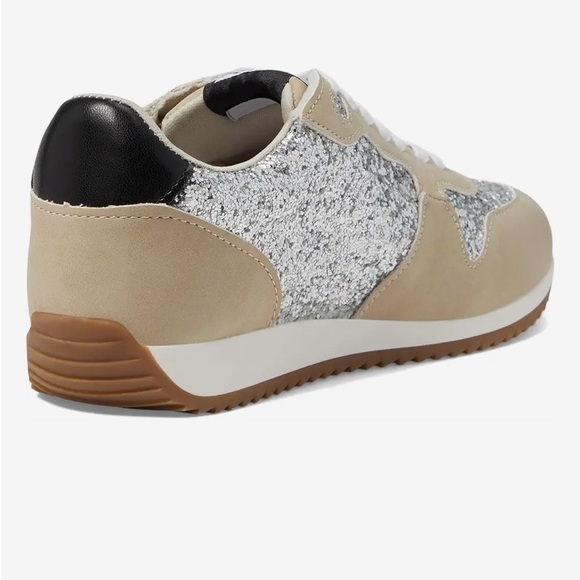 NWT Girls Mia Shoes New in box Size 13 - Picture 3 of 5